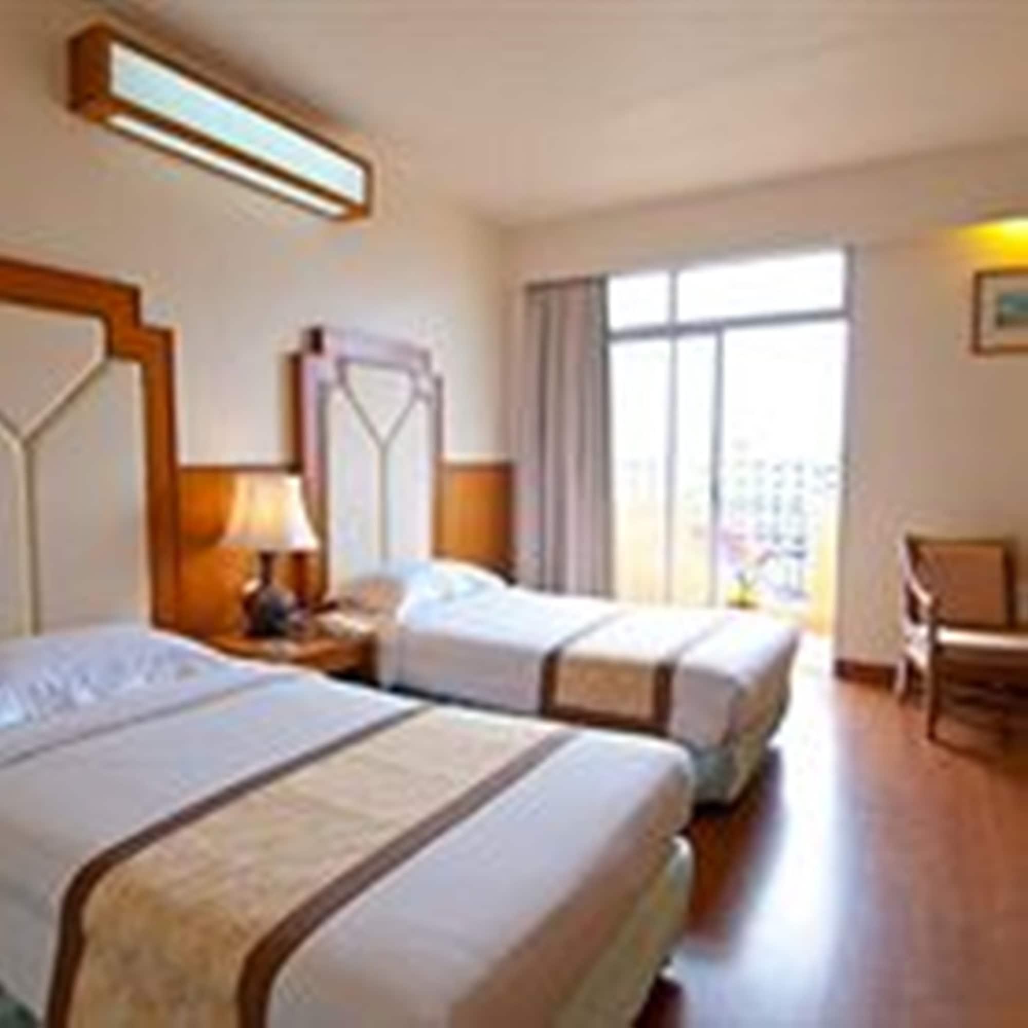 โกลเด้นบีชโฮเทล พัทยา 3* Pattaya