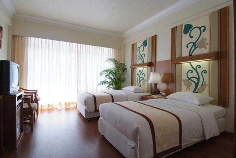 โกลเด้นบีชโฮเทล พัทยา โรงแรม
