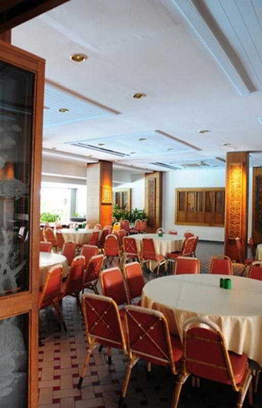 โรงแรม โกลเด้นบีชโฮเทล พัทยา Pattaya