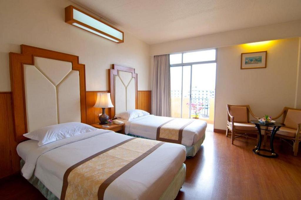 โกลเด้นบีชโฮเทล พัทยา โรงแรม Pattaya