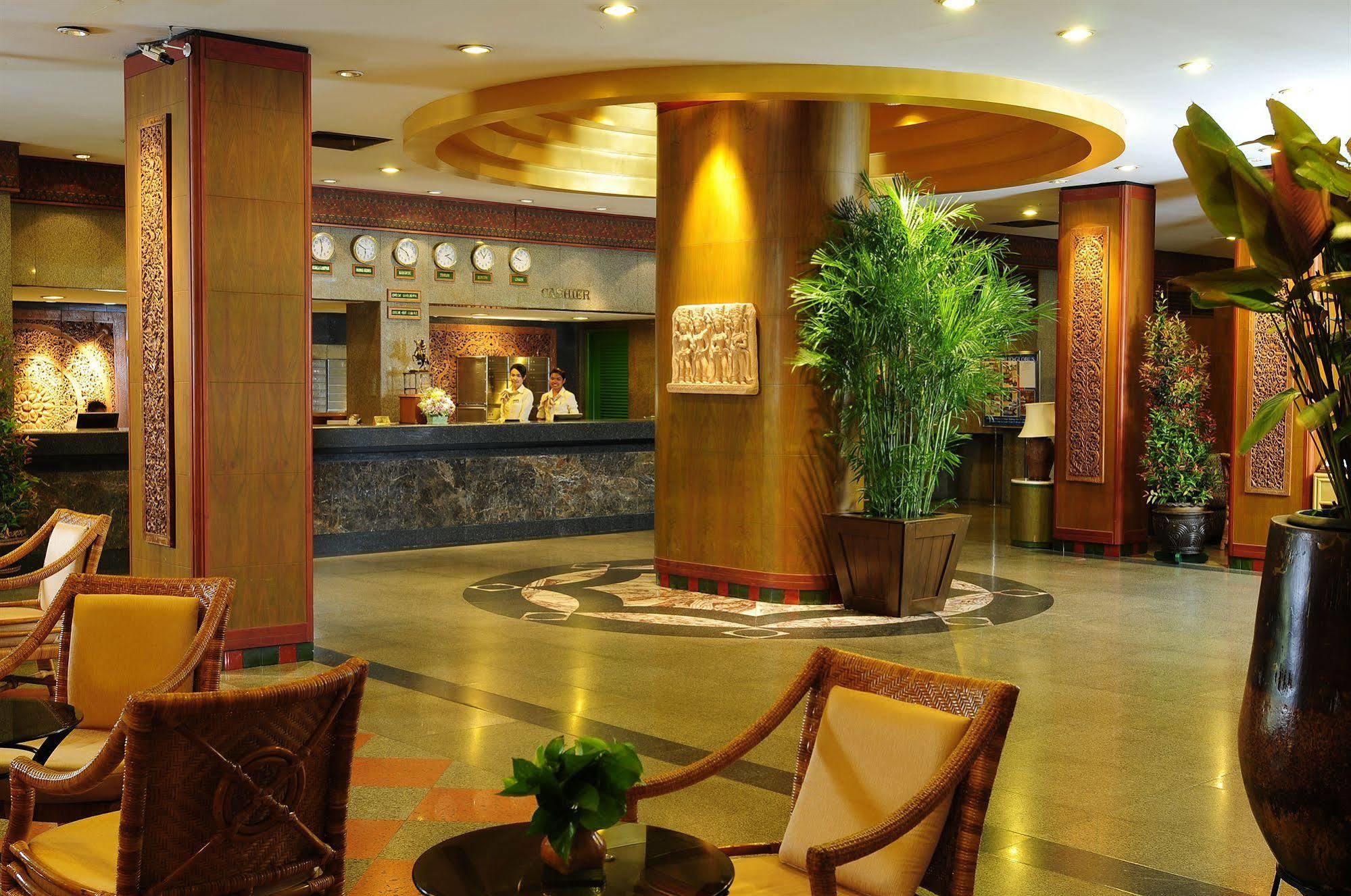 โกลเด้นบีชโฮเทล พัทยา โรงแรม 3*